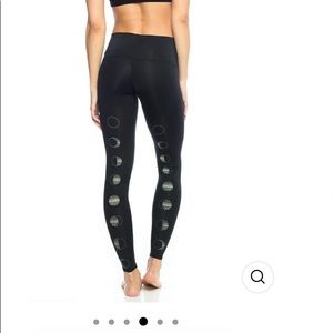 Teeki Moon Dance Yoga Pants Size Medium